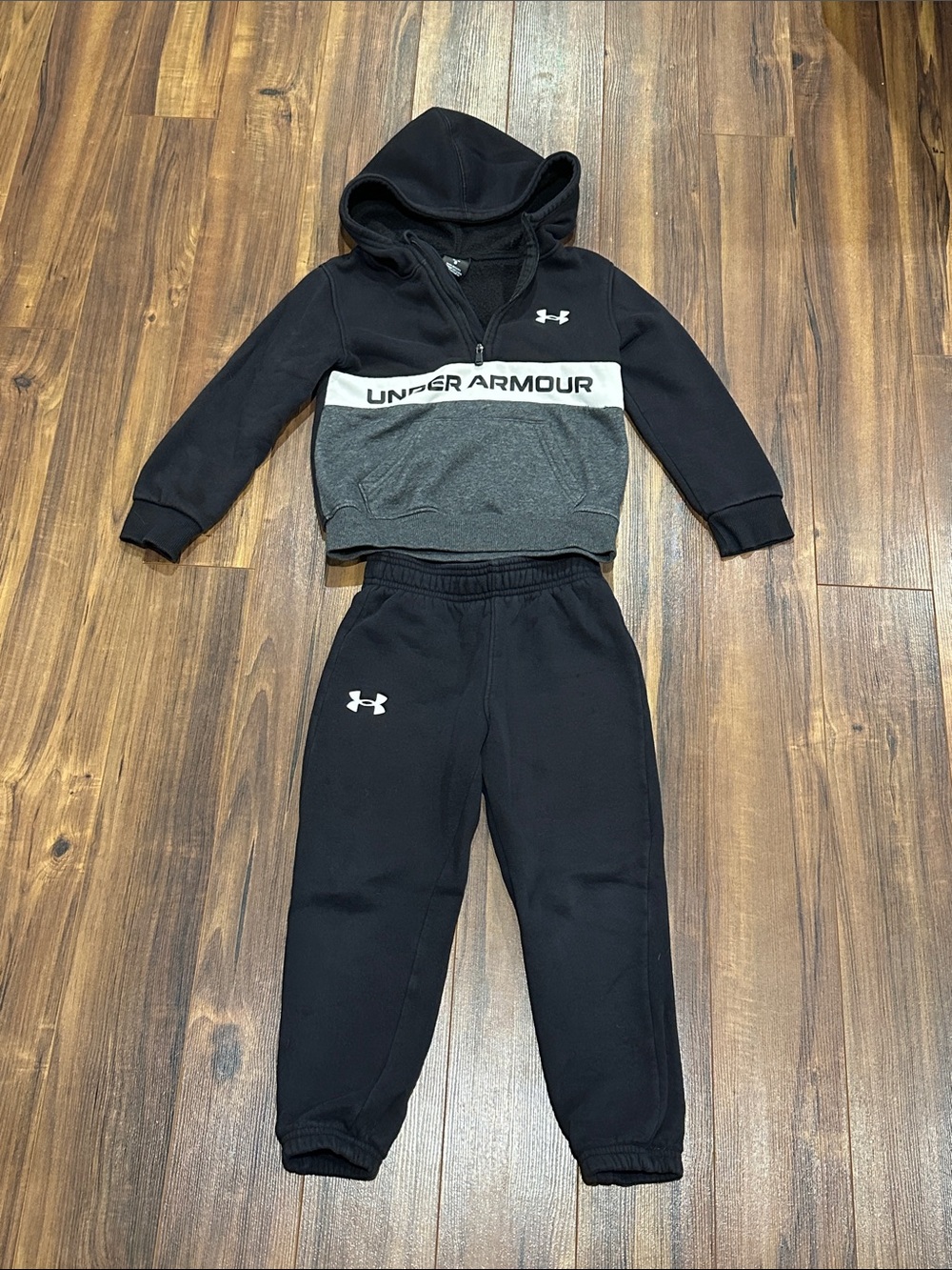 Under Armour Kids Black & Gray Sweatshirt Hoodie with Black Joggers